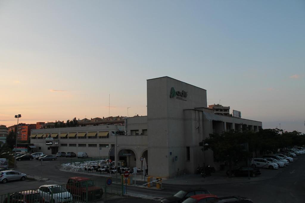 Hostal Restaurante Estacion เฮน ภายนอก รูปภาพ