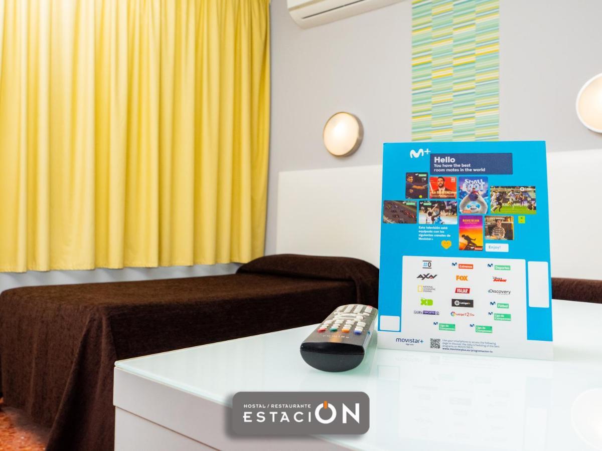 Hostal Restaurante Estacion เฮน ภายนอก รูปภาพ
